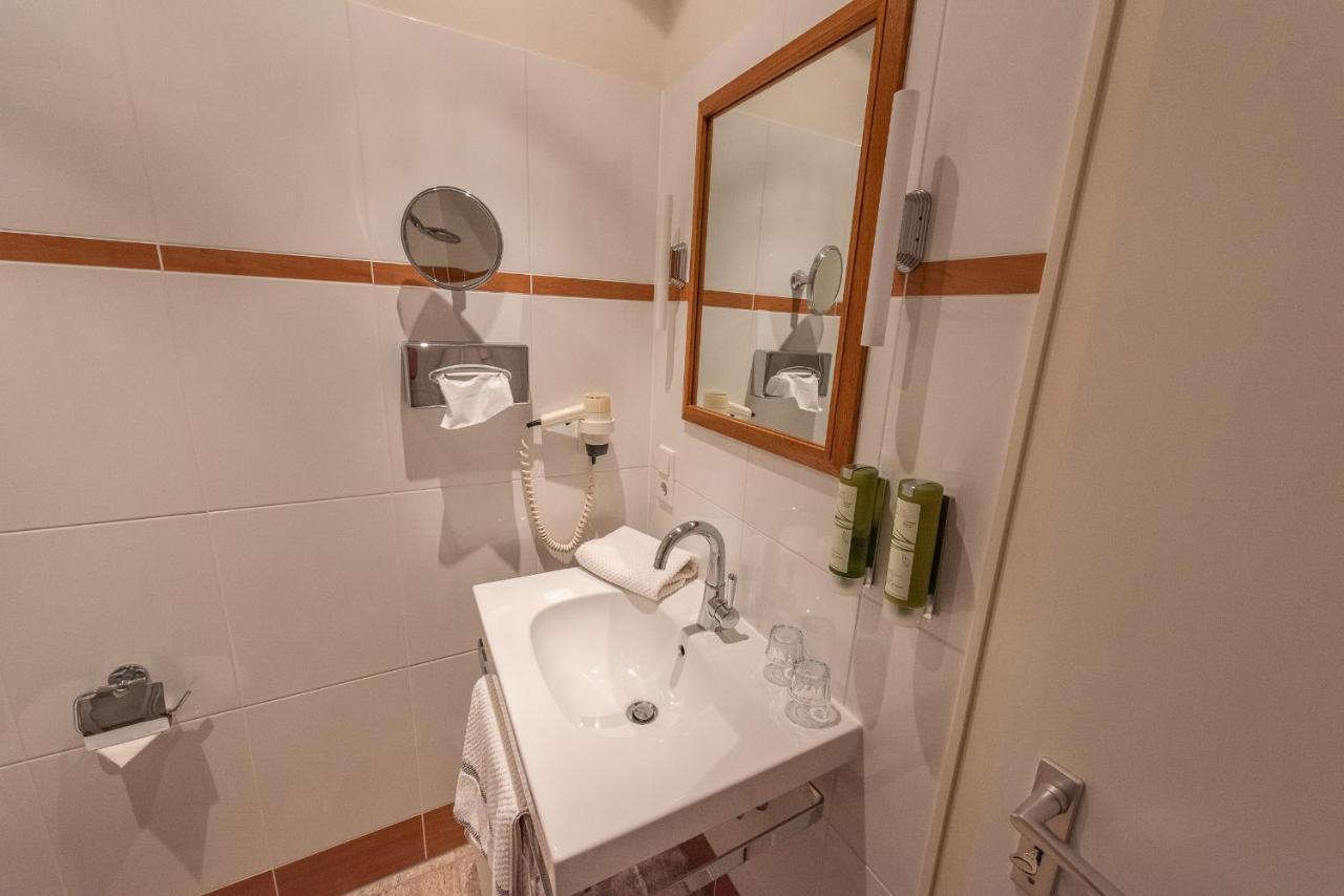 אטנדורן Struck Landhotel & Spa מראה חיצוני תמונה